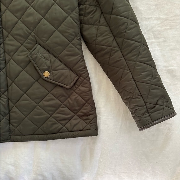 NWOT Barbour Powell Quilted Jacket in Sage Green - Picture 9 of 14